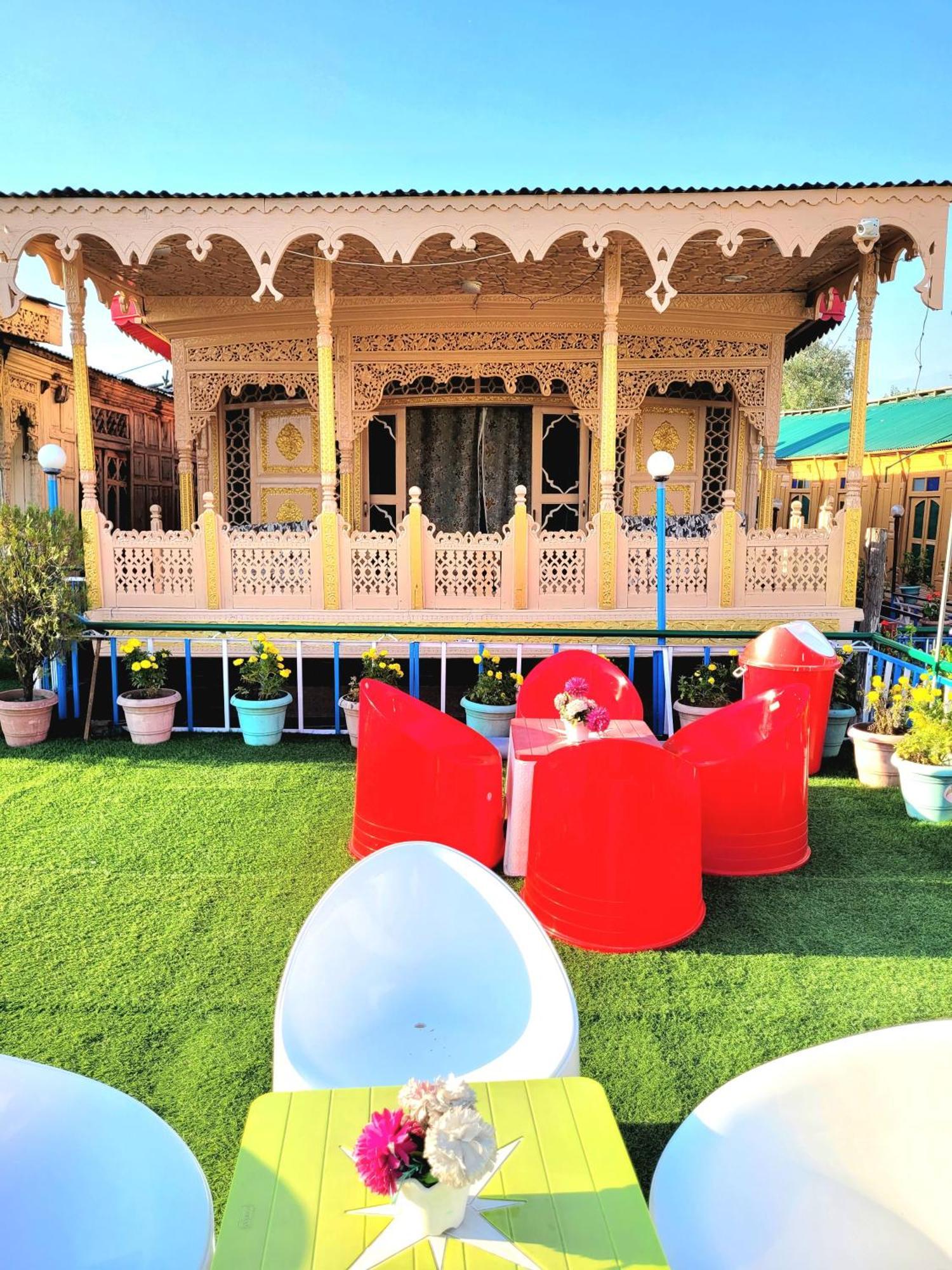 Aziz Palace Group Of Houseboats Srīnagar エクステリア 写真