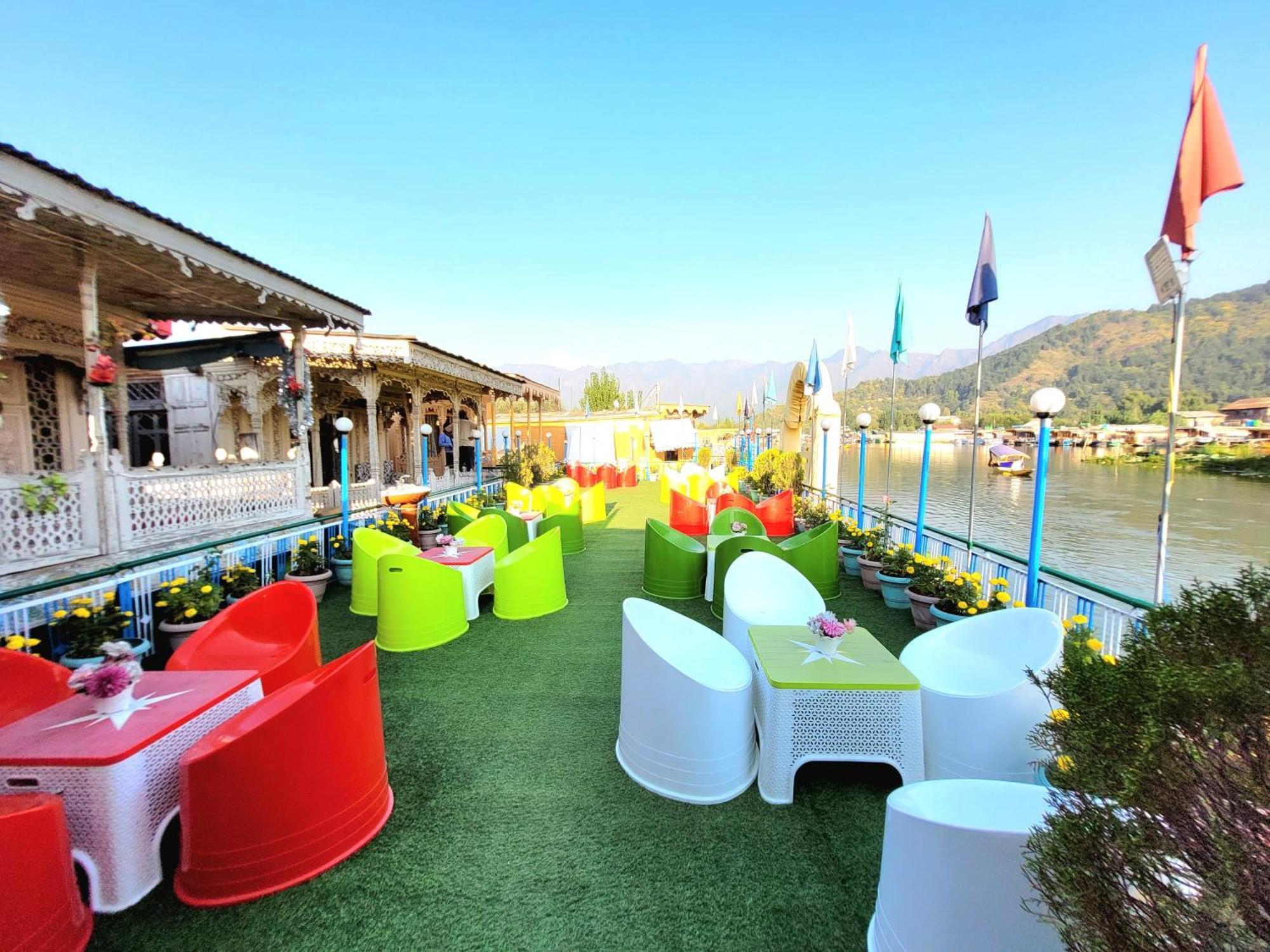 Aziz Palace Group Of Houseboats Srīnagar エクステリア 写真