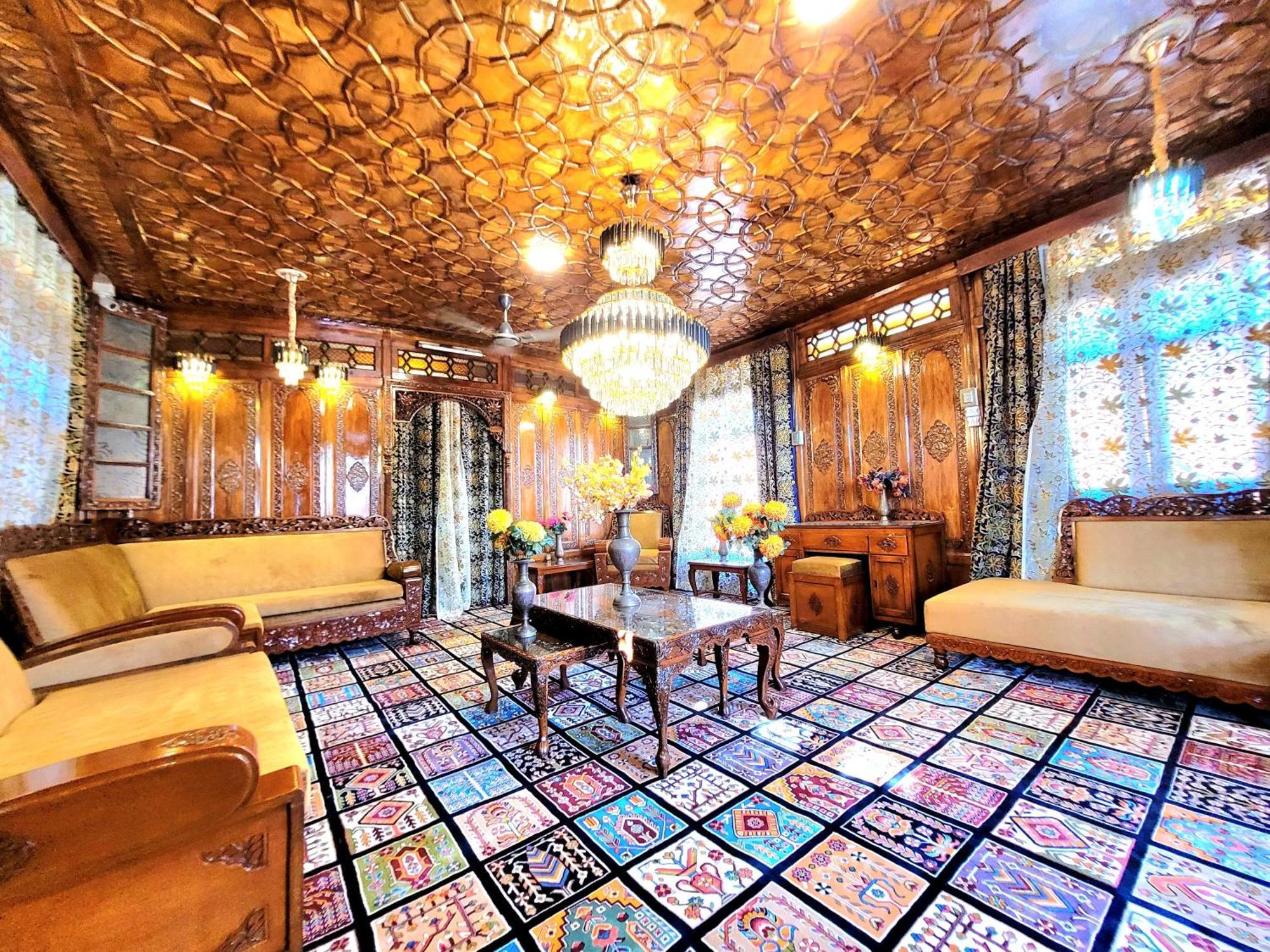 Aziz Palace Group Of Houseboats Srīnagar エクステリア 写真