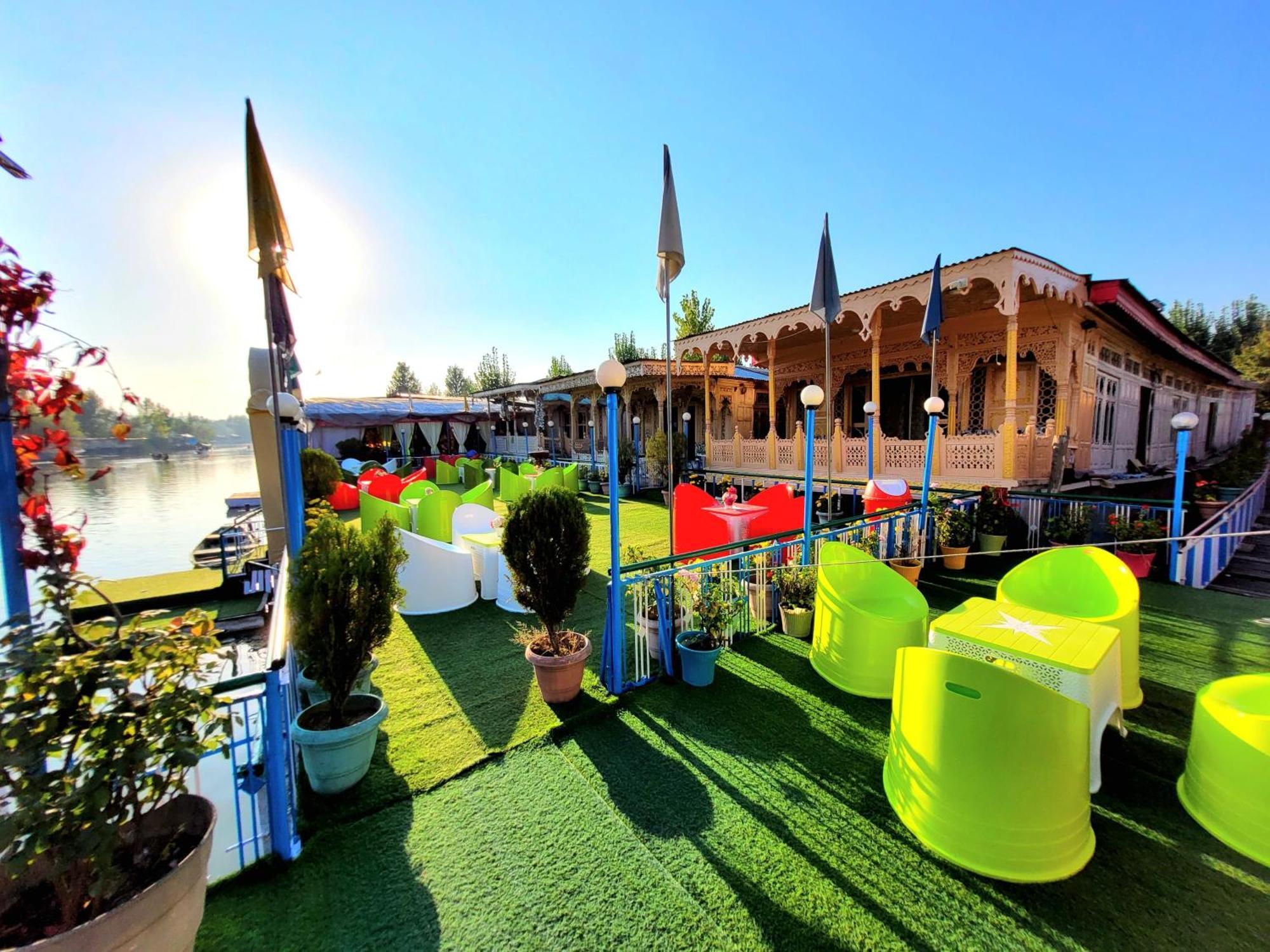 Aziz Palace Group Of Houseboats Srīnagar エクステリア 写真