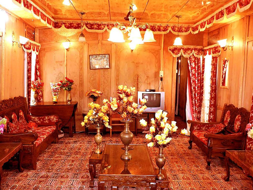 Aziz Palace Group Of Houseboats Srīnagar エクステリア 写真