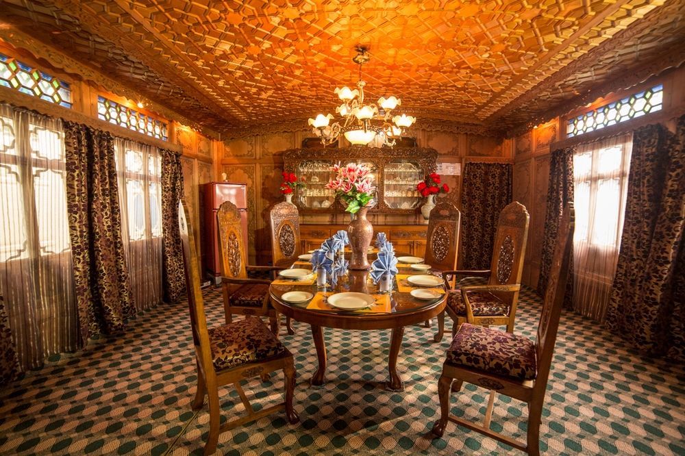 Aziz Palace Group Of Houseboats Srīnagar エクステリア 写真