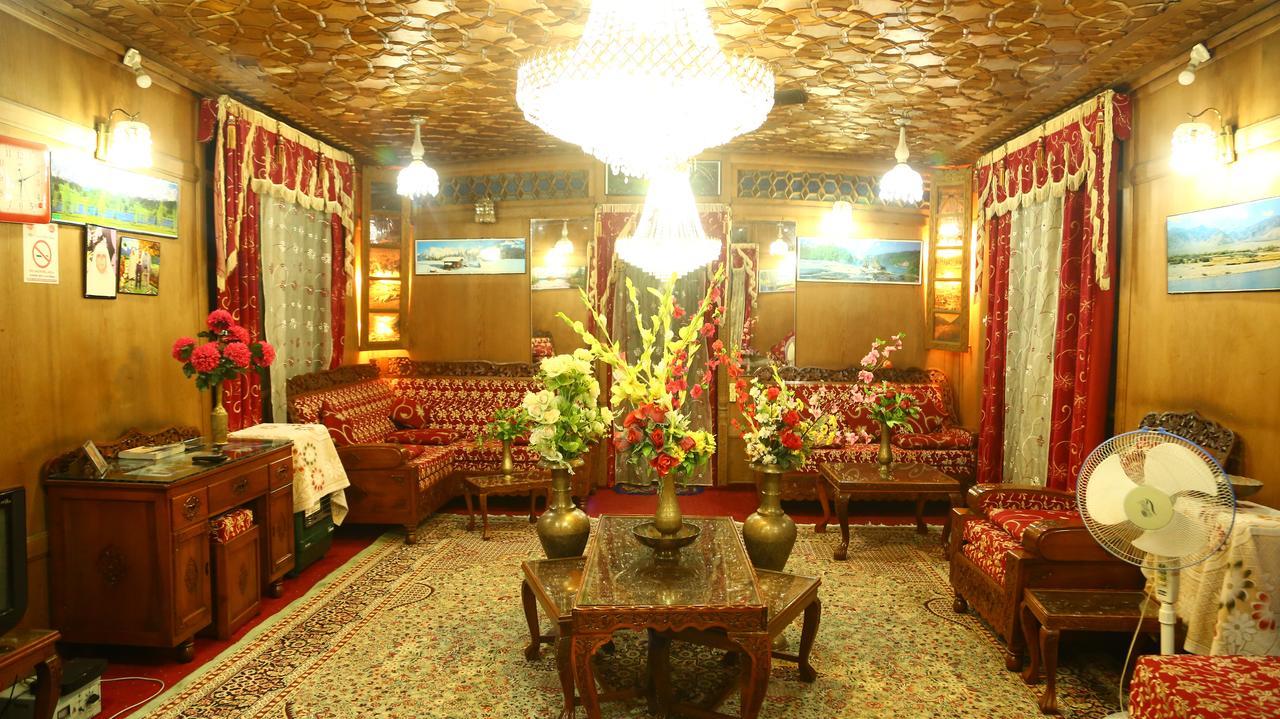 Aziz Palace Group Of Houseboats Srīnagar エクステリア 写真