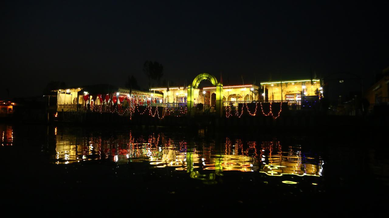 Aziz Palace Group Of Houseboats Srīnagar エクステリア 写真
